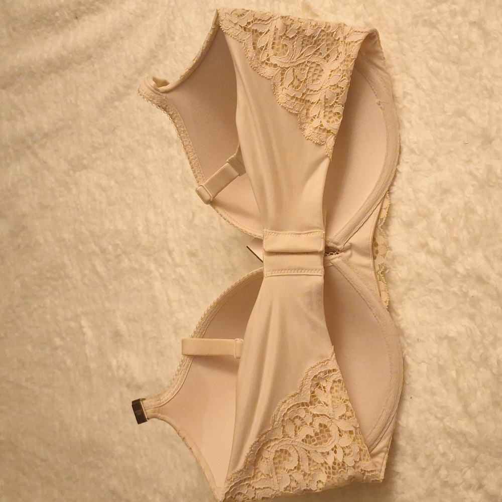 Victoria Secrets bra - Picture 3 of 4